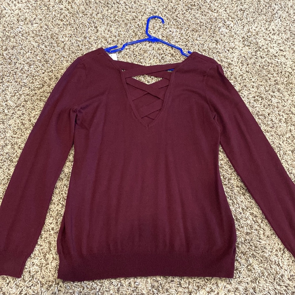 NWT Love Ellie (stitch fix) burgundy/maroon sweater with back detail